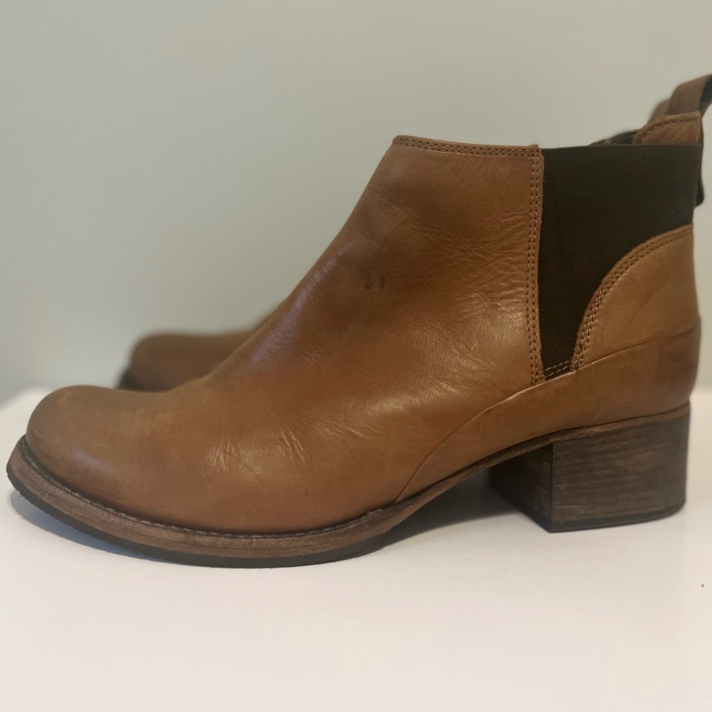 Clarks Monica leather boot